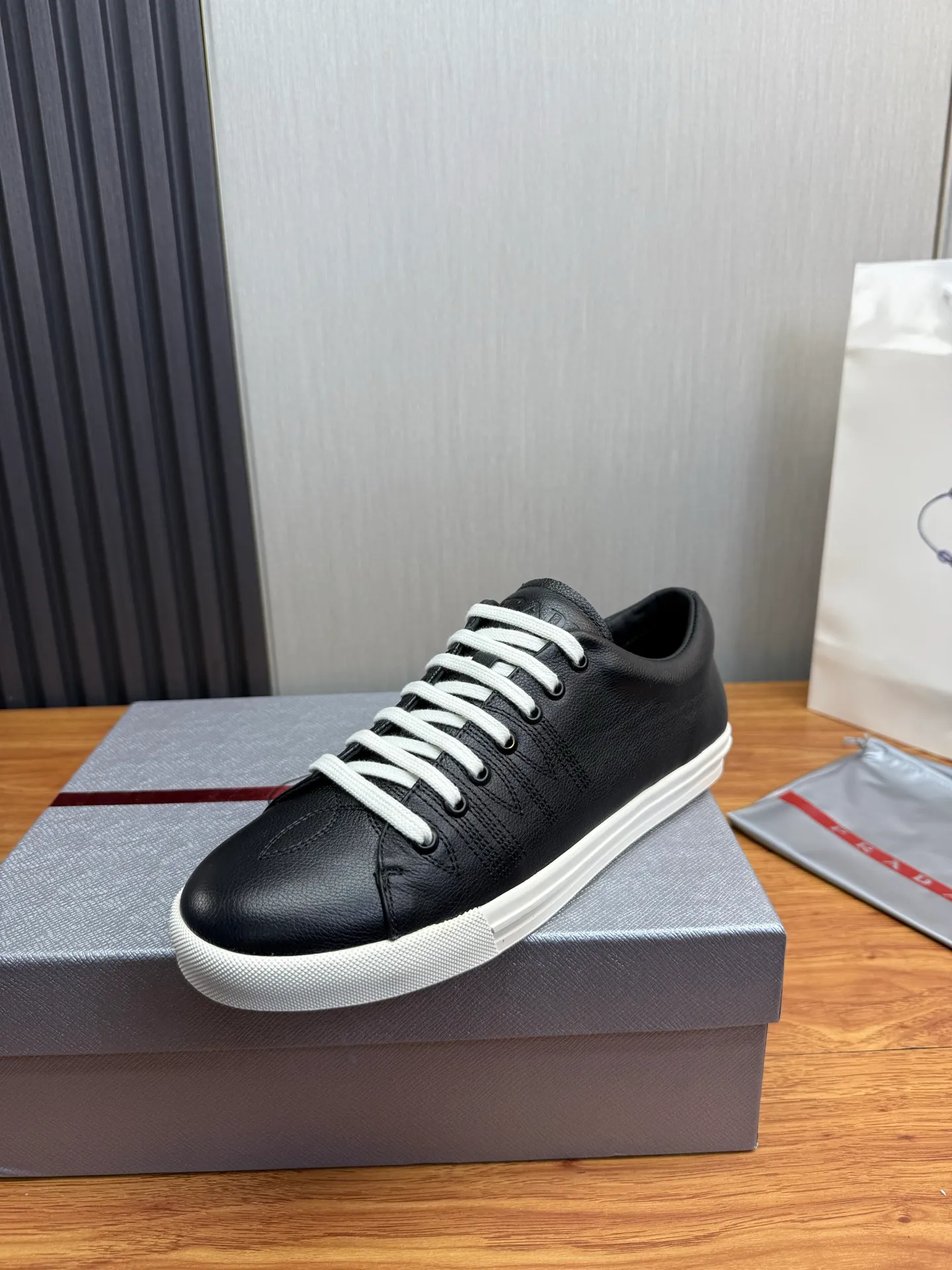 Men's shoes 560💰 [PRADA] Men's shoes are popular in the counter, the official website is synchronized, high-quality shipments ✔️Original cowhide + cowhide lining, 1🆚1 replica, original sole, 38-45 (45 customized, non-refundable)